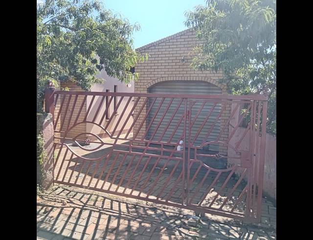 2 BEDROOM HOUSE FOR SALE IN KATLEHONG SOUTH